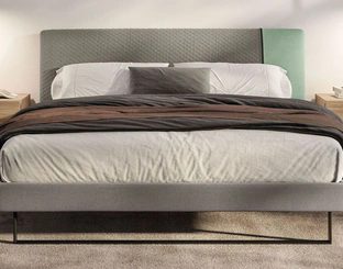Comodino in rovere nodato Velvet di Spagnol Mobili