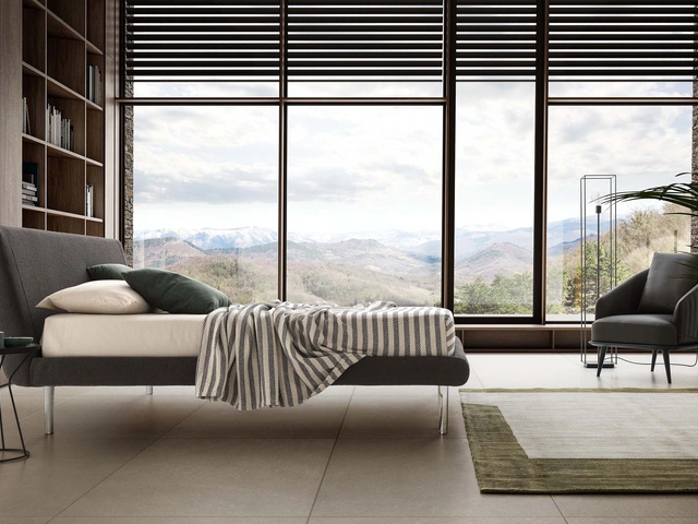 Letto Metropolitan in tessuto imbottito di Le Comfort