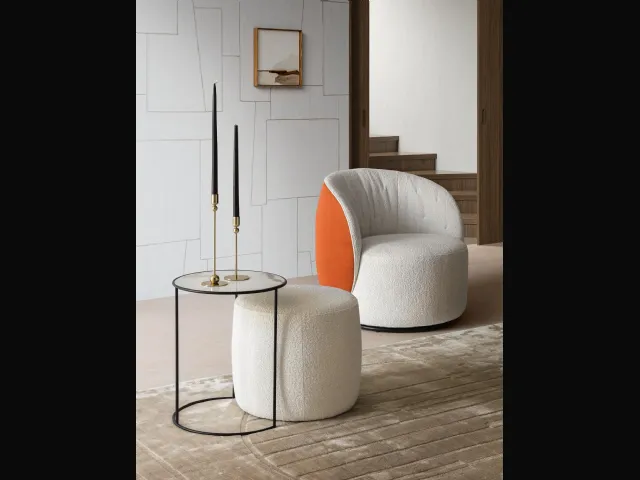 Tavolino Jarvis con top in gres calacatta e base in metallo di Le Comfort