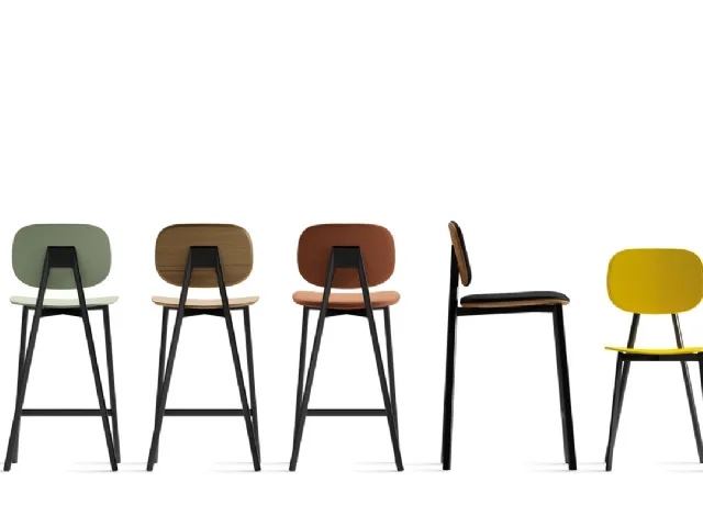 Sgabello Tata 6 SG con struttura in acciaio e seduta disponibile in varie finiture di Pointhouse