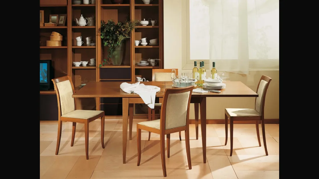 Sedia in tessuto con struttura in legno SD753 di Fratelli Elli