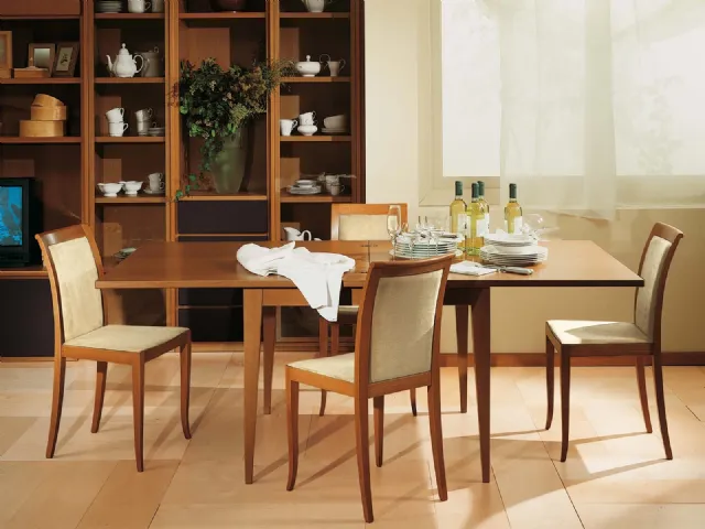Sedia in tessuto con struttura in legno SD753 di Fratelli Elli