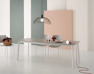 Tavolo allungabile Krono Piano Angoli 90 con top in laminato e base in metallo di Pointhouse